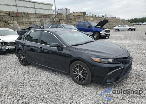 2021 Toyota Camry Se z USA, uszkodzony, nr VIN 4T1G11AK0MU519075